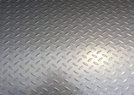 Hot Dipped Galvanized Chequered Plate Zinc Coated Anti Slip Design Heavy Duty